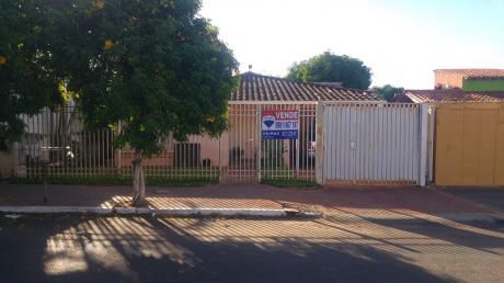 Casa En Villa Policial Lambaré.
