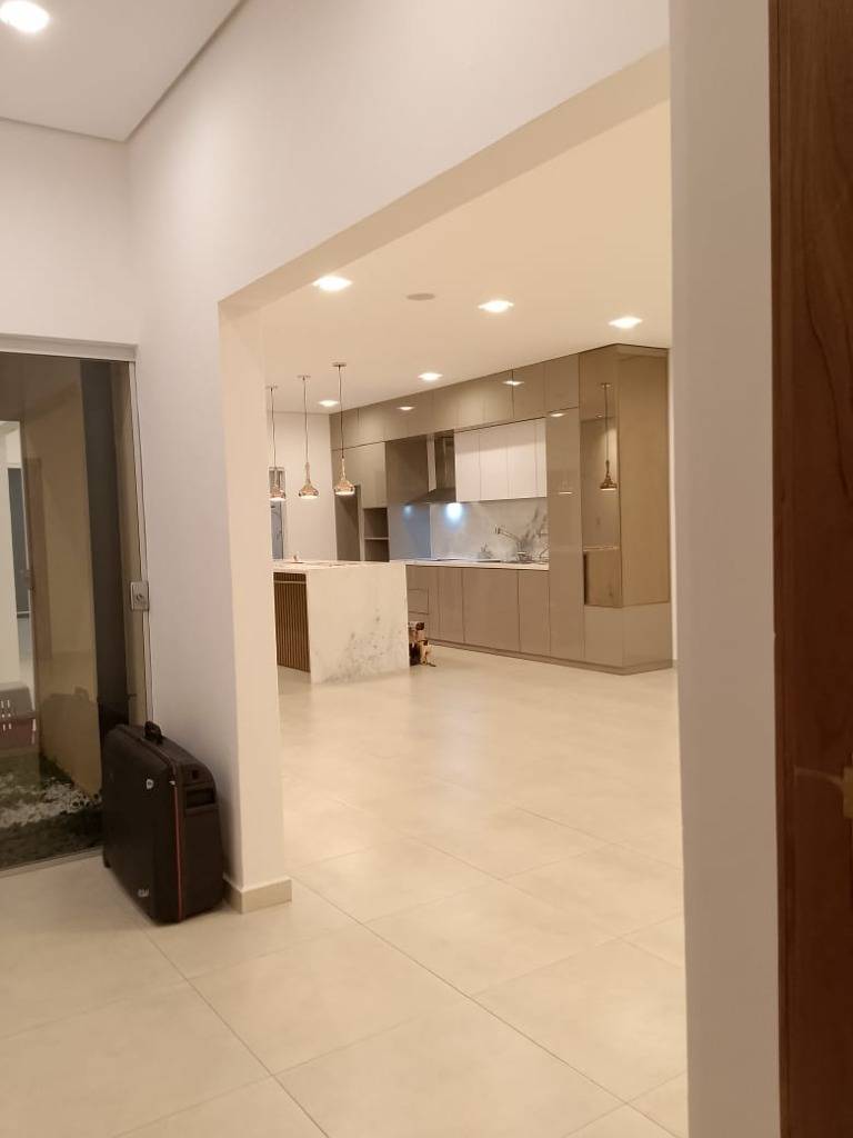 VENDO CASA DE UNA SOLA PLANTA EN CUARTO BARRIO DE LUQUE — foto 3