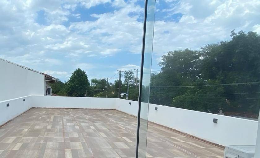 Residencia en venta en Lambaré - 3 dormitorios con pileta y quincho — foto 3