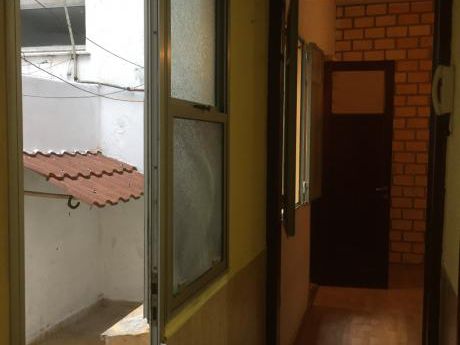 Venta Apartamento 1 Dorm, Pb Iluminado, Patio, Pocitos, Todos Los Servicios
