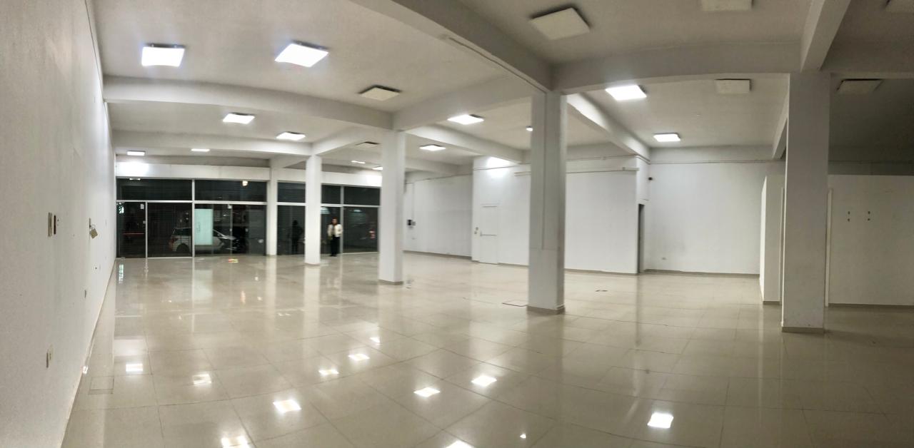 Alquilo Amplio Salón Comercial En El Centro De Luque — foto 2