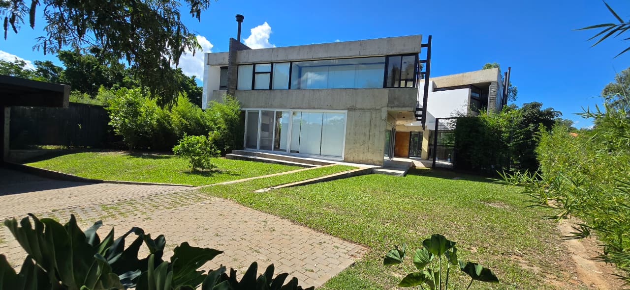 En Venta Residencia Estilo Contemporaneo Sobre Lago Ypacaraí — foto 3