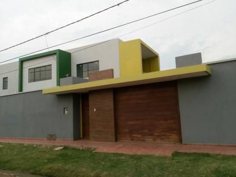 Hermosa Casa En Esquina En Venta A Estrenar Zona Sur