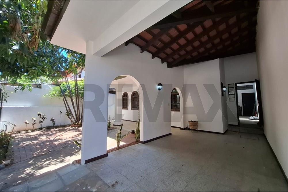 Casa - Alquiler - Obrero, Paraguay — foto 2