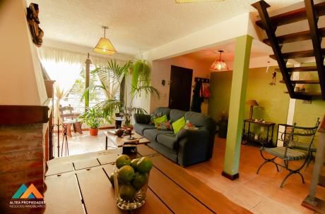 Hermosa Casa Dúplex En Cooperativa, 3 Dormitorios, Patio, Jardín