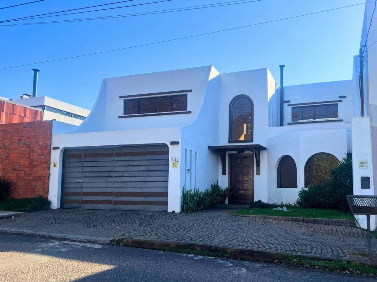 VENDO CASA EN MBURUCUYA — foto 2