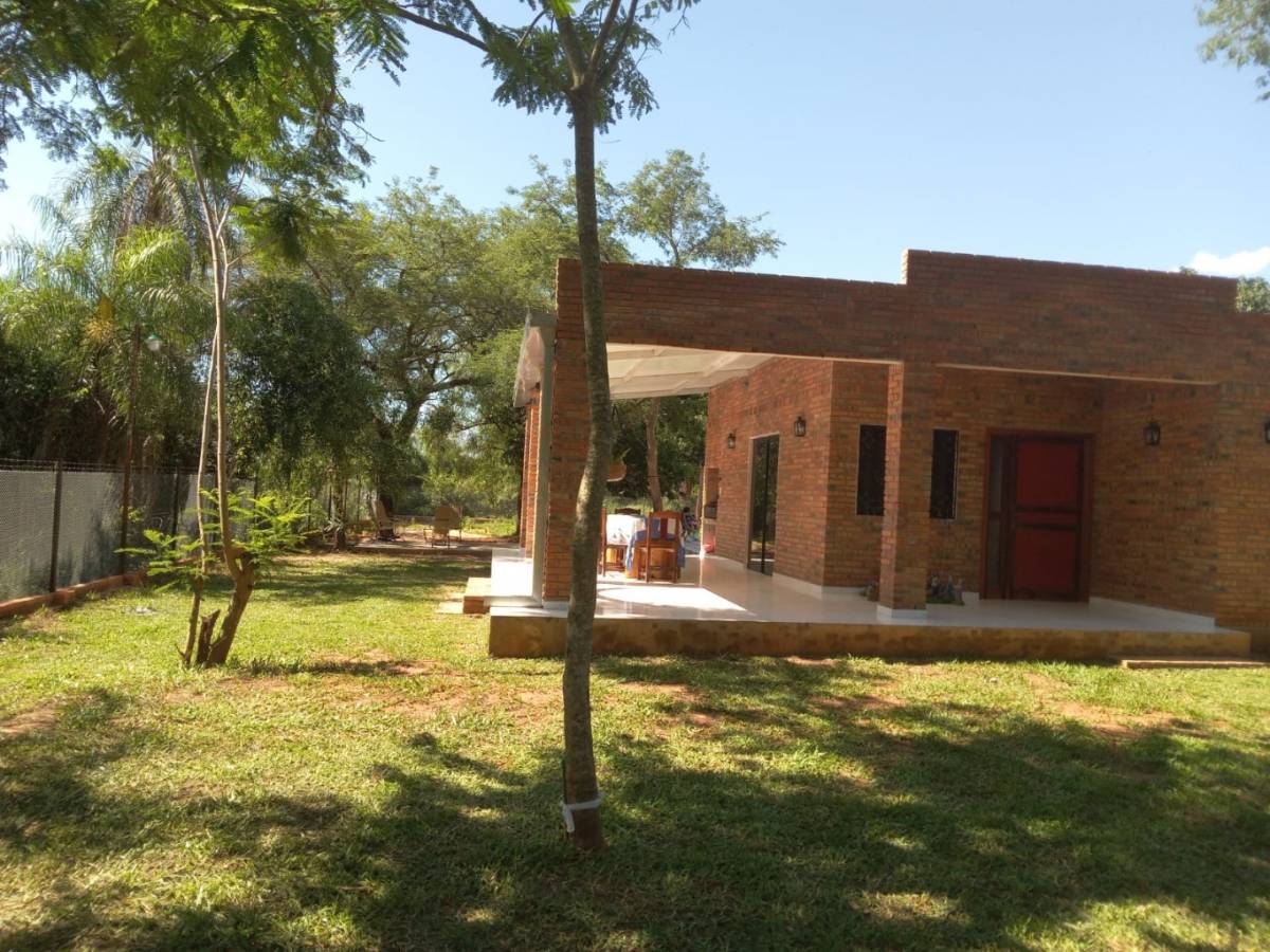 Casa en Venta 2 dormitorios - San Bernardino, Cordillera — foto 2