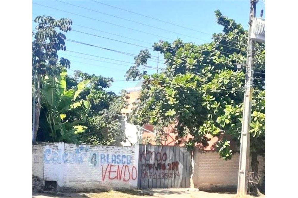 Se vende terreno totalmente amurallado en Loma Pyta !! — foto 3