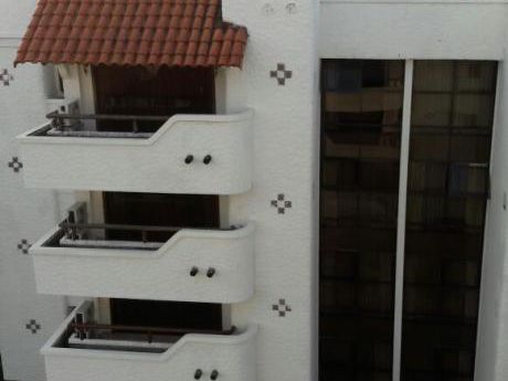 Equipetrol Departamento En Condominio 2 Dormitorios Totalmente Amoblado