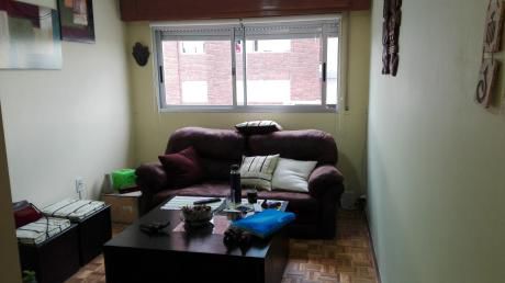 Av. Italia Y Cairoli, Divino!!!! Super Impecable, 1 Dorm Y Escritorio