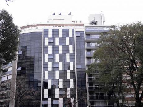 Alquilado - Oportunidad A Pasos De Ellauri, Gran Terraza, Semiequipado.