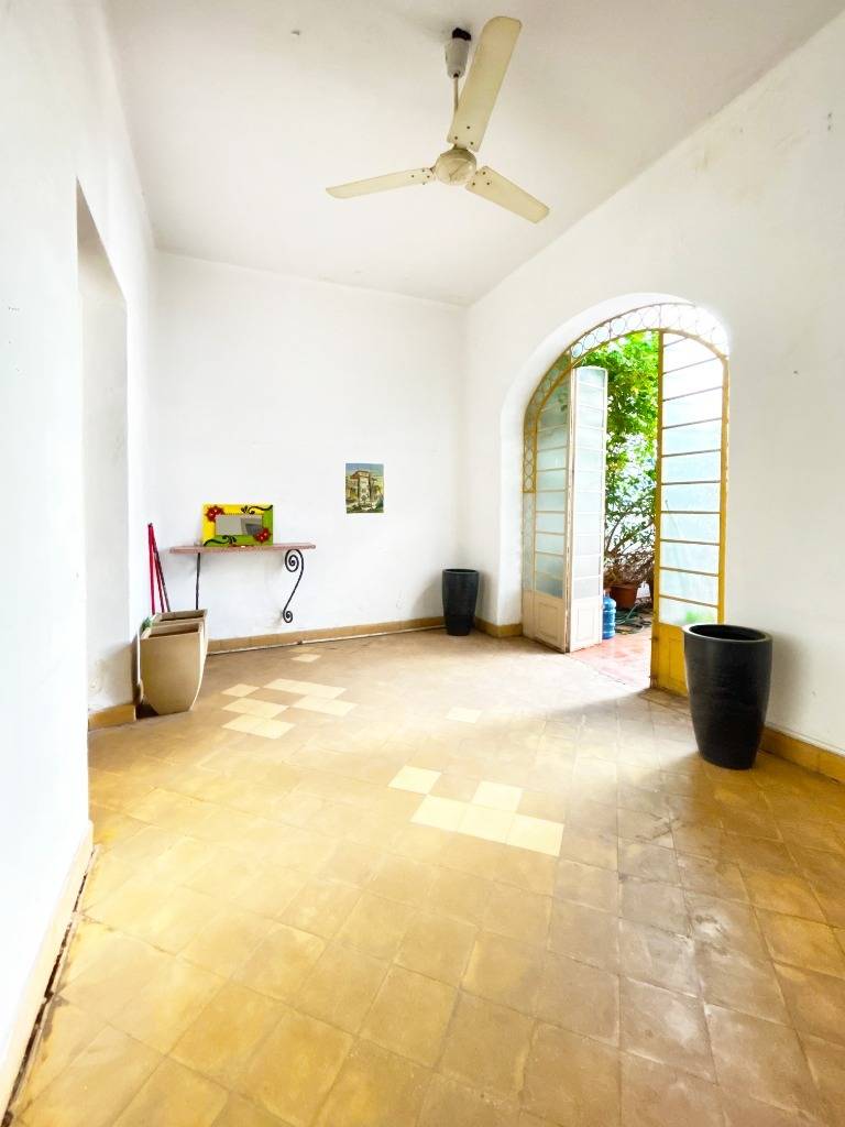 VENDO CASA ANTIGUA EN EL CASCO HISTÓRICO DE ASUNCIÓN — foto 3