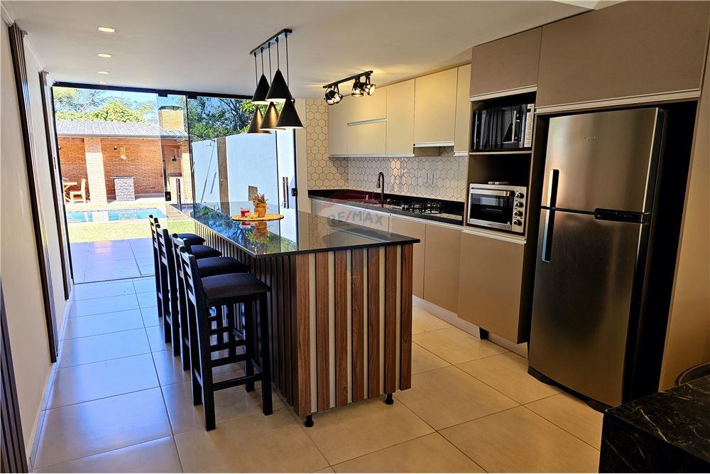 Casa en Venta en San Bernardino con Piscina y Quincho | 4 Dormitorios — foto 3