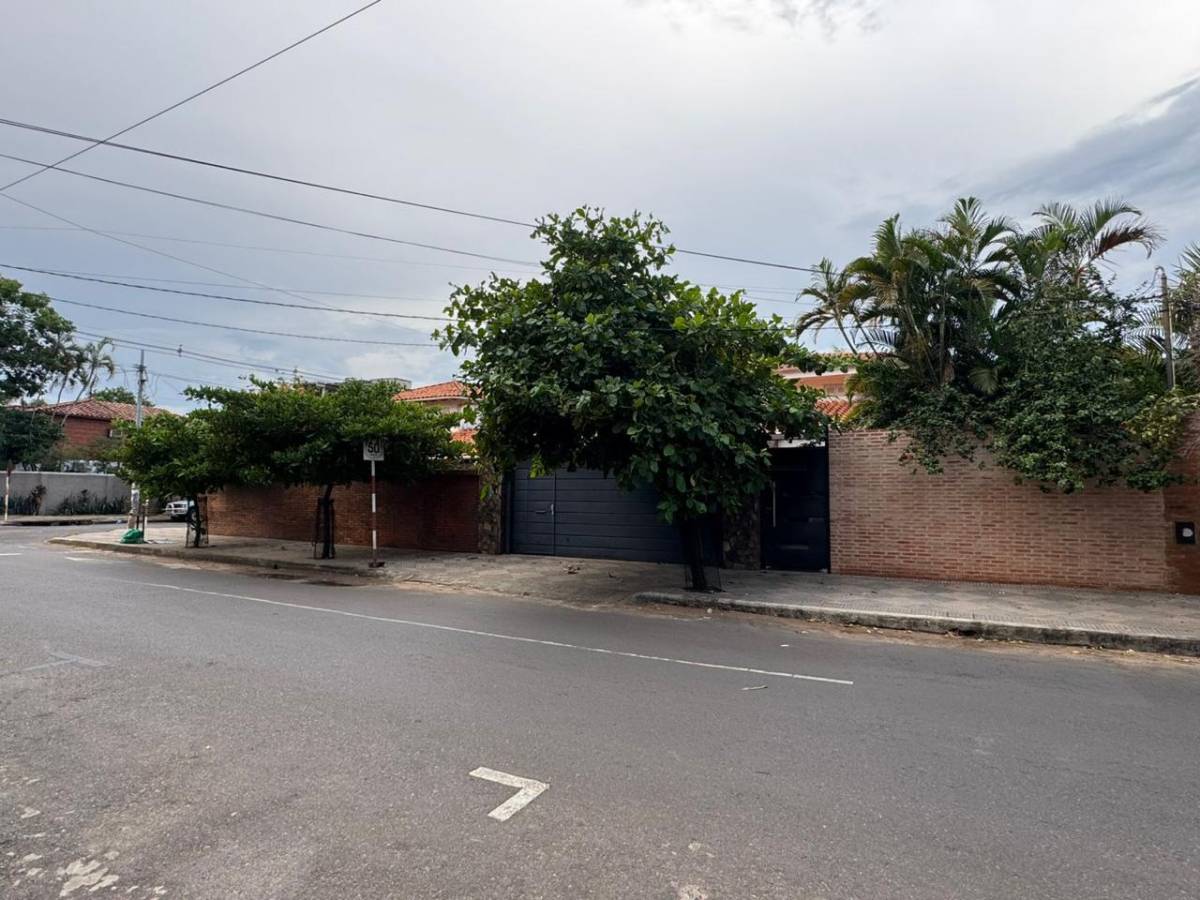 Vendo propiedad en esquina Barrio Herrera — foto 3