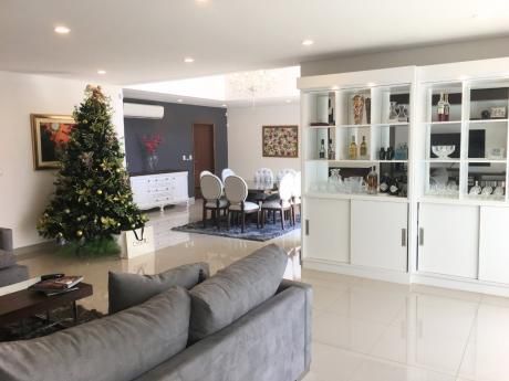 Exclusiva Residencia En Venta De 4 Dorm En Barrio El Mangal