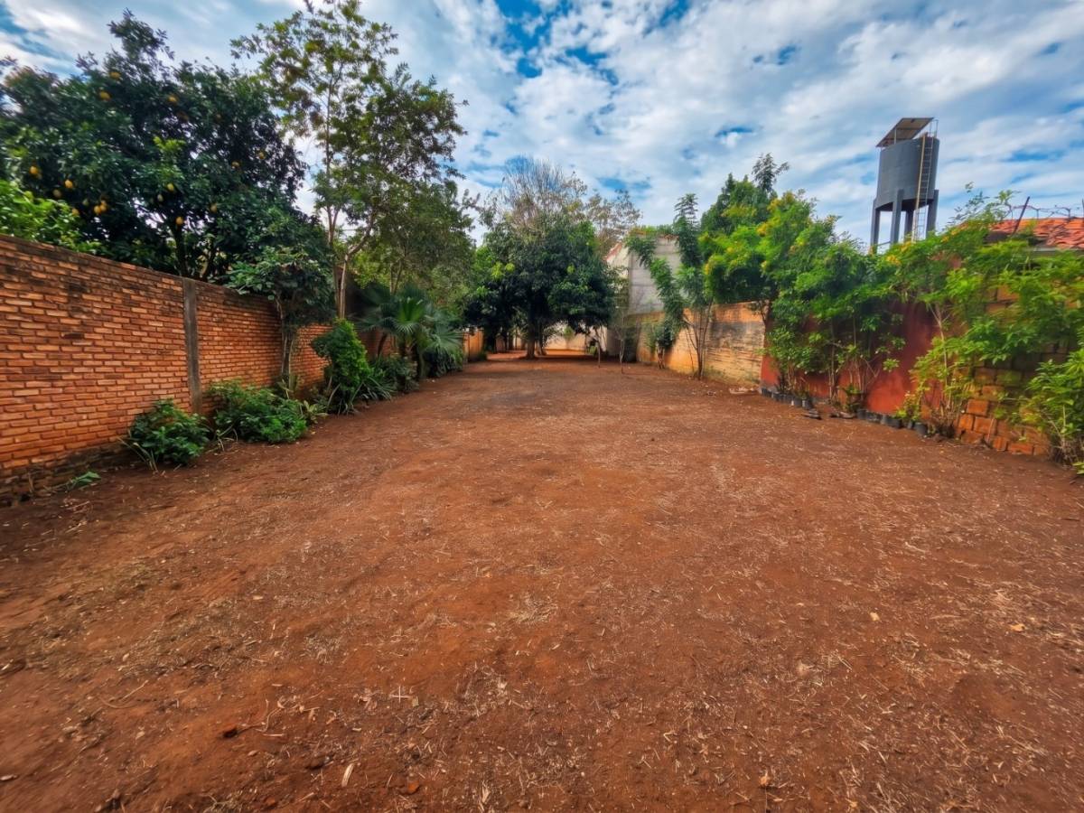 Vendo Terreno de 632m2 en Luque Cuarto Barrio — foto 2