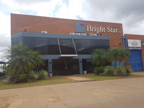 Depósito C/ Oficinas 1100 M2 En Dos Plantas, A Metros De Artigas