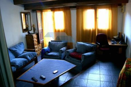 Casa En 2 Plantas, Reciclada, 3 Dorm, 2 Baños En 174m2 Con Parrillero