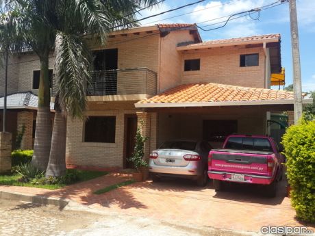 Vendo En Luque Casa Detrás De Los Jardines Barrio Cerrado La Almudena