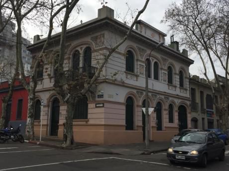 Maravillosa Casa De Estilo En Impecable Estado