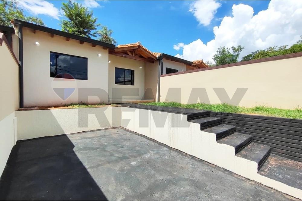 Vendo Chalet a Estrenar en Barrio Rincón — foto 2