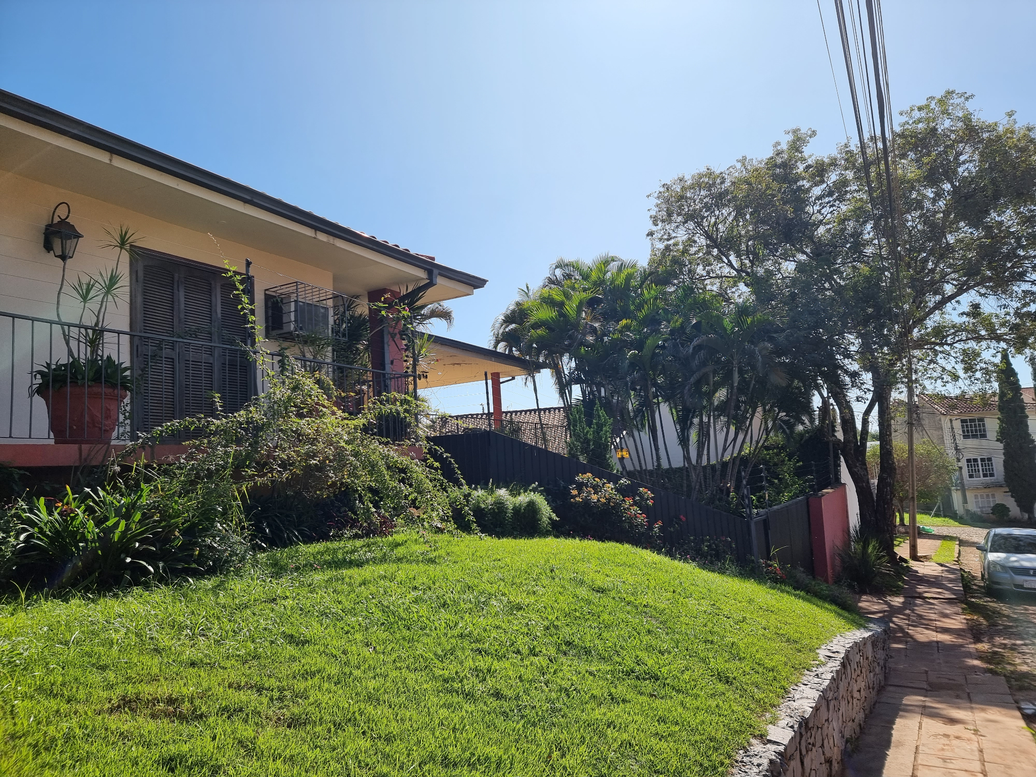 VENDO IMPORTANTE RESIDENCIA EN BARRIO BOQUERON 2!! — foto 3