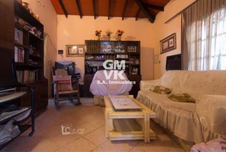 Vendo Casa En Lambare, Barrio Santa Lucia