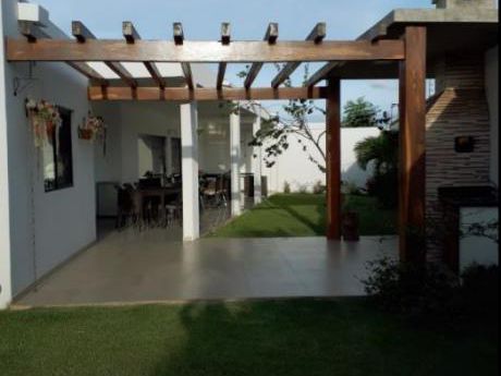 Hermosa Casa En Condominio Cerrado