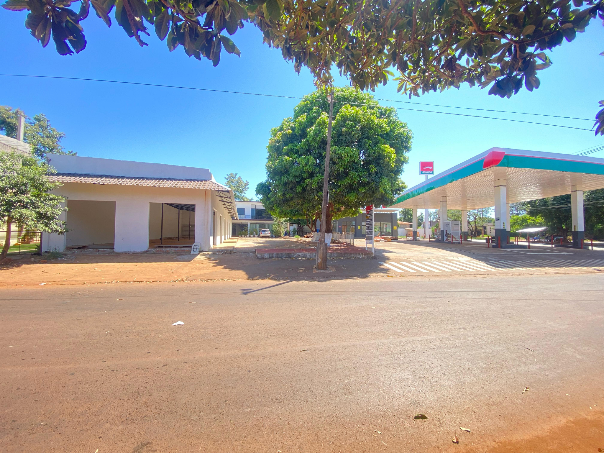 Casa de 2 plantas con salón comercial en venta o alquiler — foto 2