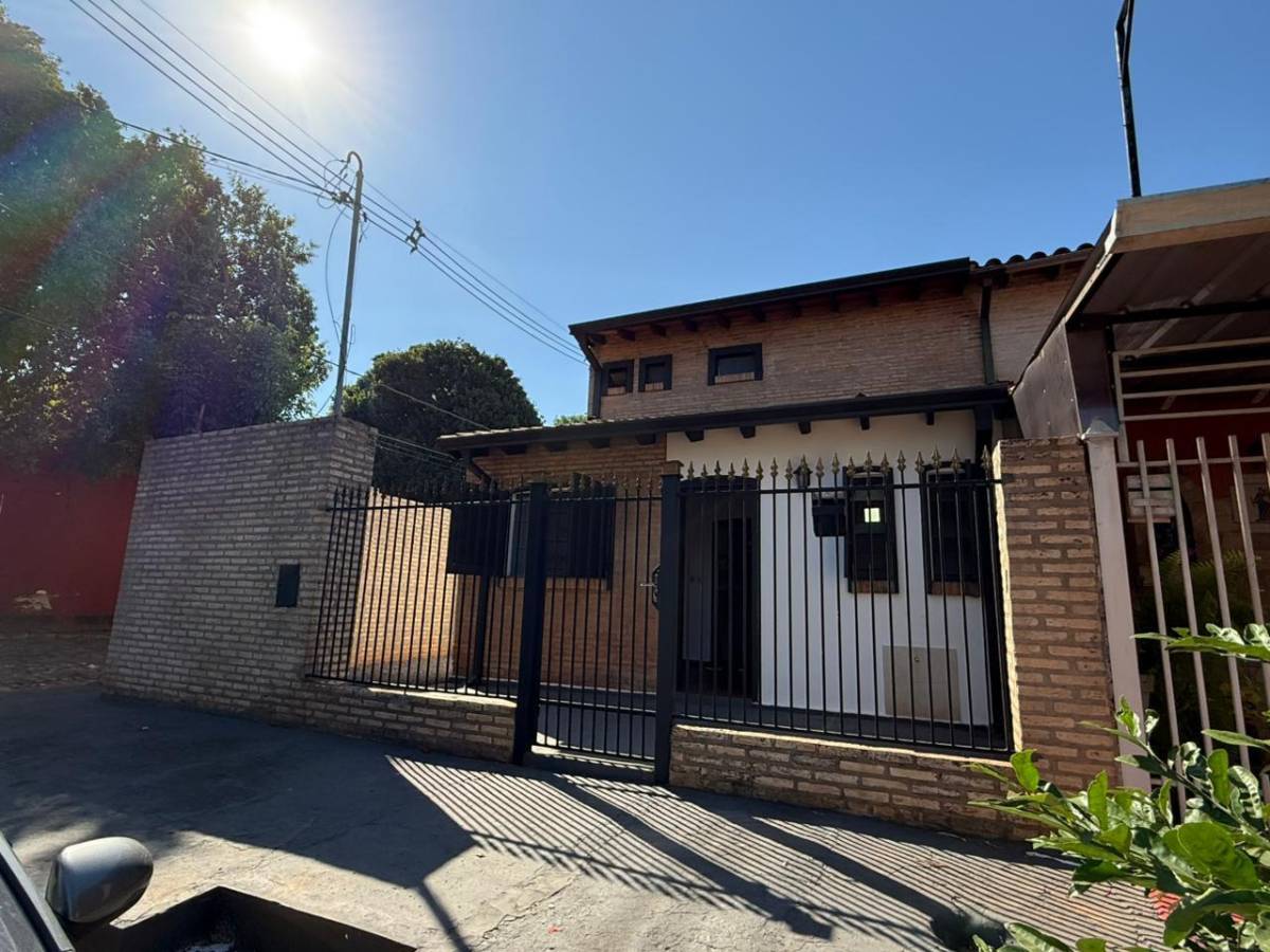 Dúplex de 3 Dormitorios en Alquiler - Tercer Barrio, Luque — foto 2