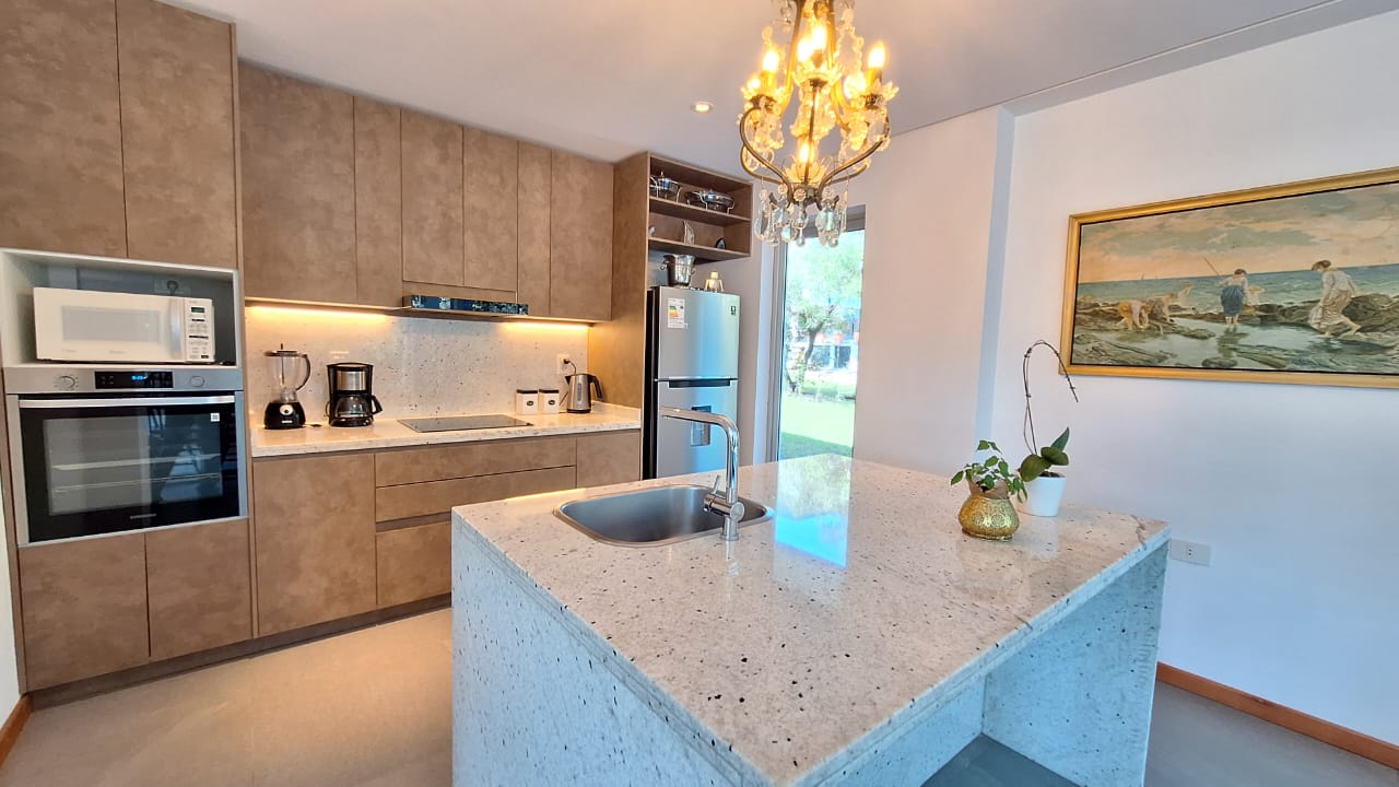 SAN BERNARDINO EN VENTA AMPLIA RESIDENCIA EN BARRIO CERRADO. — foto 3