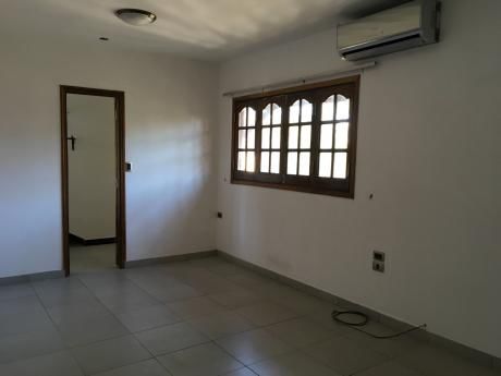 Amplio Dpto Para Oficina. Zona Villa Aurelia