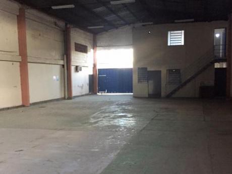 *oferta De Oficinas Y Tinglado (juntos O Separados) Sobre Madame Lynch