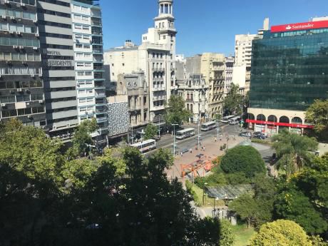 Espectacular Vista A La Plaza Del Entrevero!!tenemos Llaves