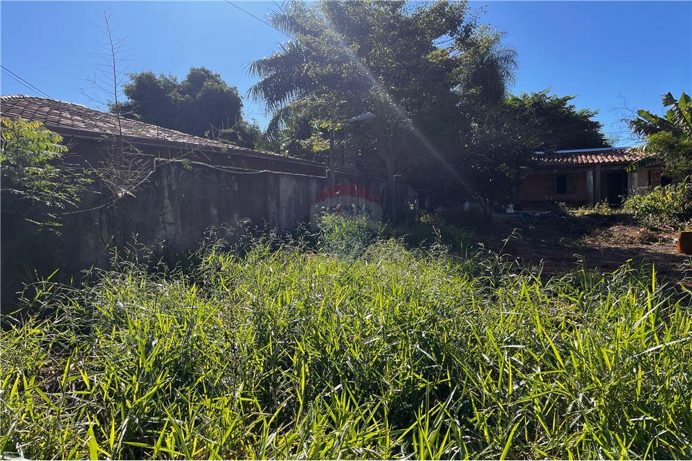 VENDO TERRENO C/ CONSTRUCCIÓN A REFACCIONAR-ÑEMBY — foto 3