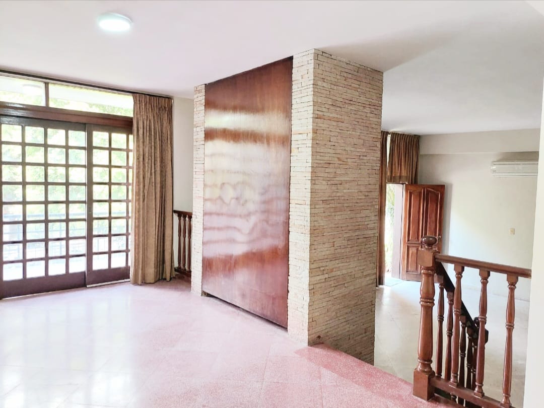 CASA DE 4 DORMITORIOS EN SAJONIA — foto 2