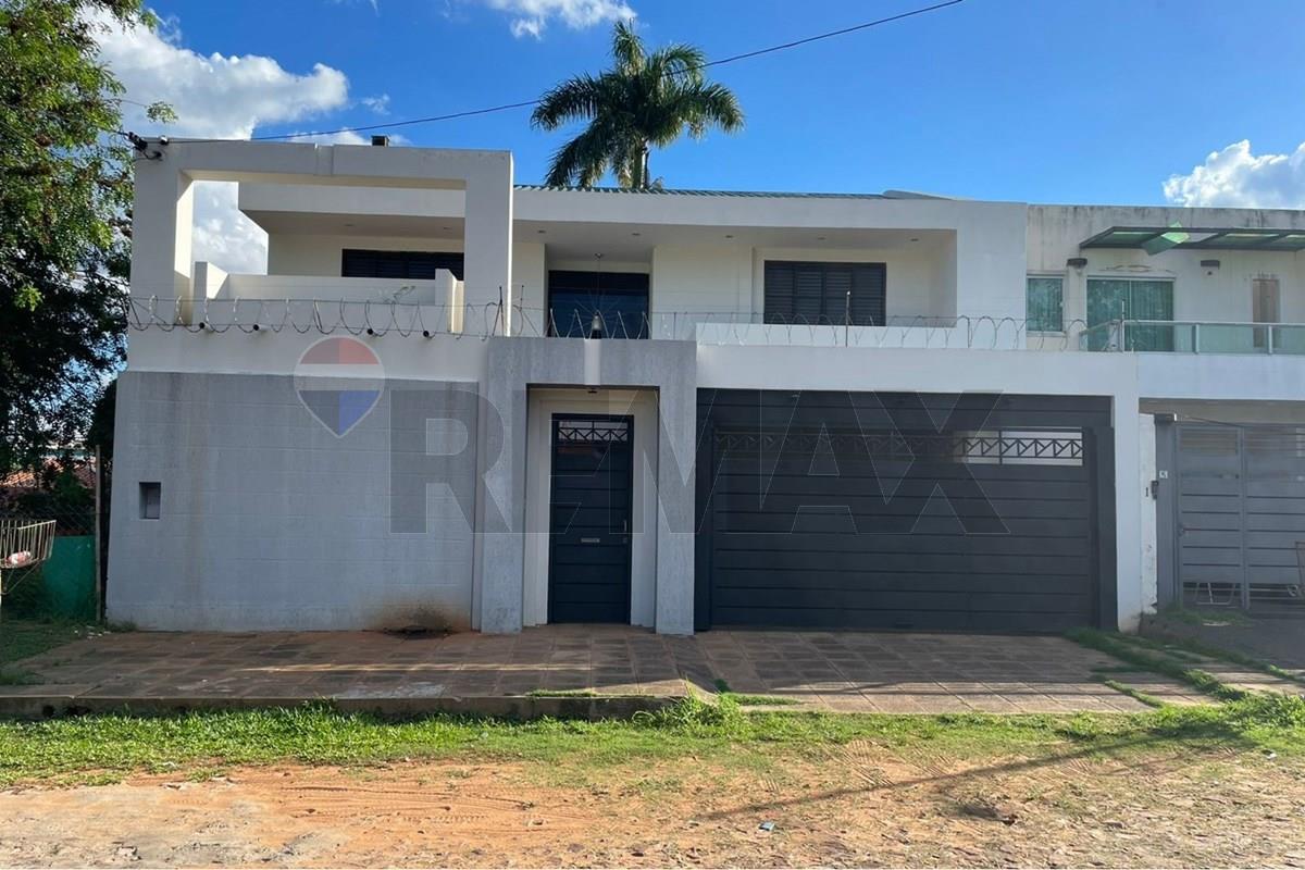 Vendo amplia casa a pasos del Shopping Pinedo — foto 2