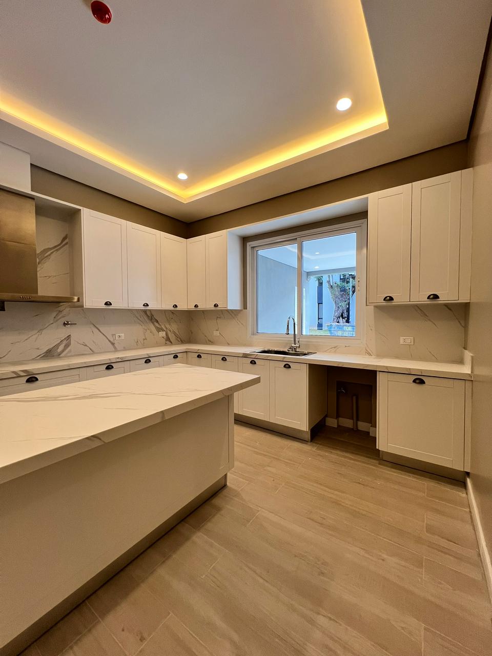 ALQUILER DE CASA A ESTRENAR EN VILLA AURELIA — foto 2