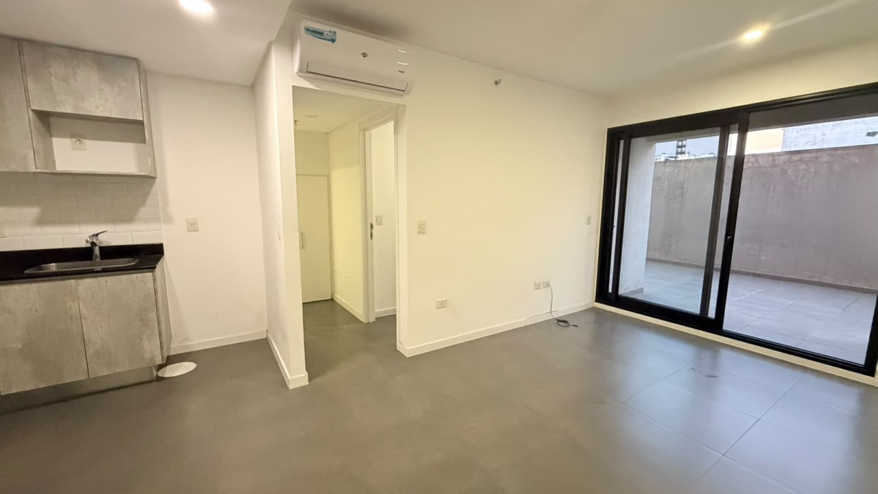 Alquilo departamento de 1 habitación con cochera ,patio y parrilla en Recoleta — foto 2
