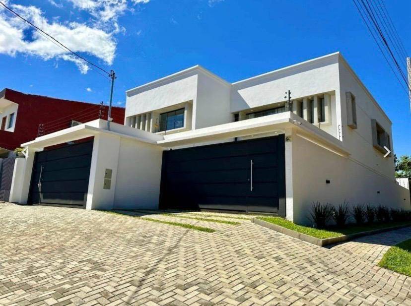 Casa en venta en Loma Pytá
