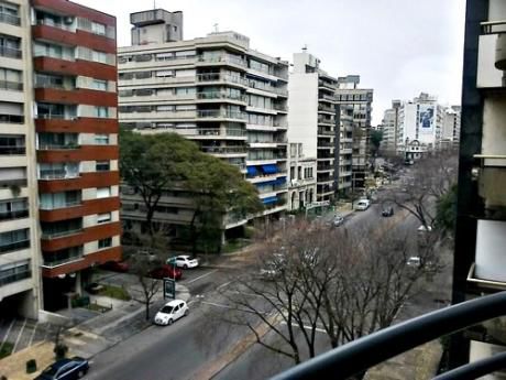 Alquiler Apto. 1 Dorm. Pocitos. Br. España Entre Lázaro Gadea Y Berro