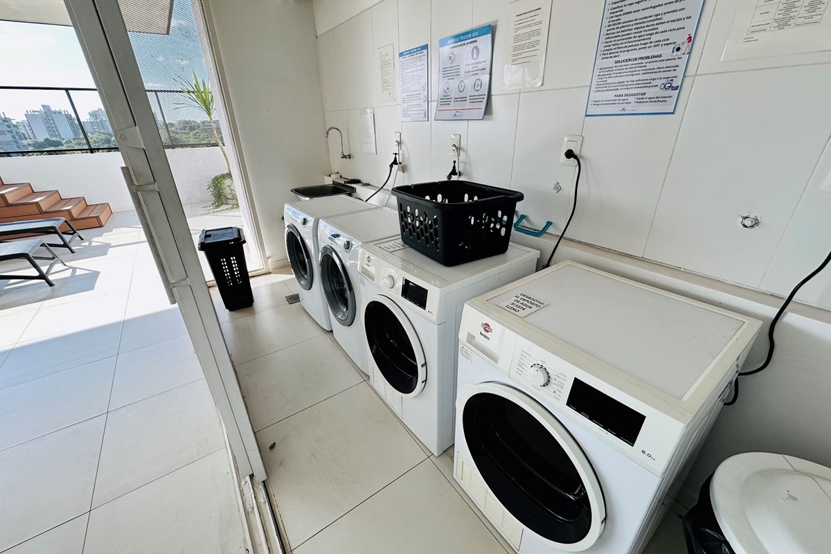 ALQUILER DE  Departamento de 1 Dormitorio + cochera en Las Mercedes — foto 2