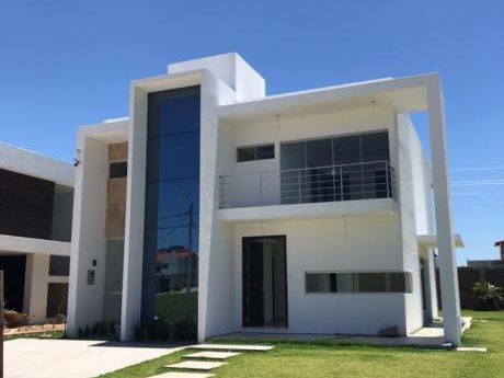 Urubo, En Venta Espectacular Casa A Estrenar, Condominio Santa Cruz La Vieja