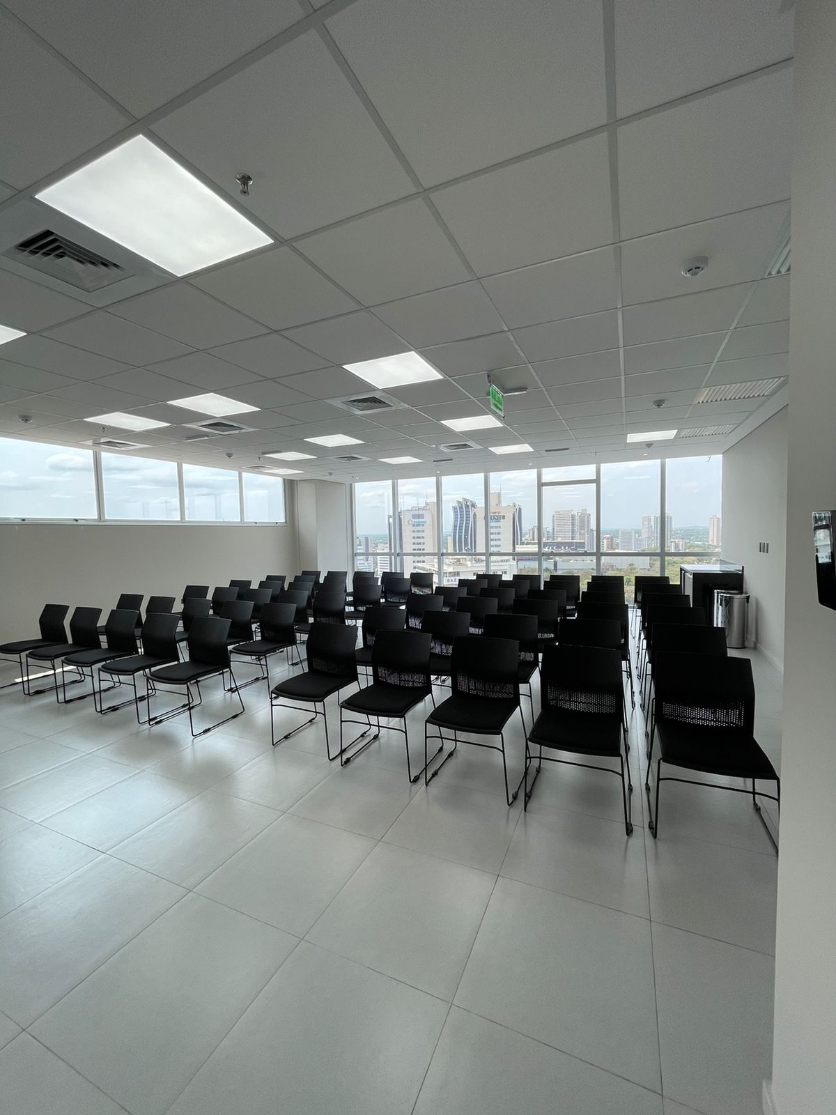 Alquilo Hermosa Ofic A Estrenar En The Top Buisness Center. — foto 3