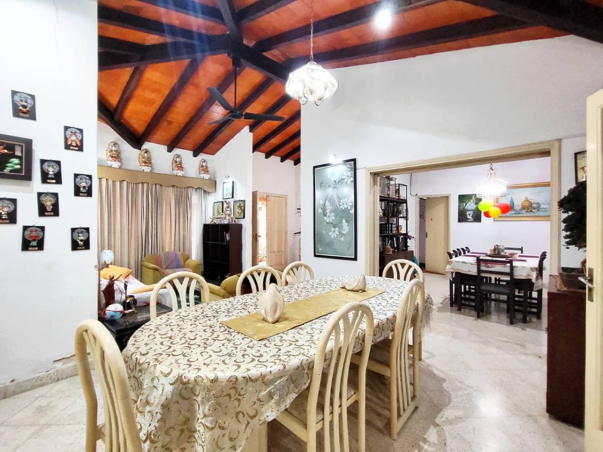 TRES CASAS BARRIO JARA VENTA — foto 2