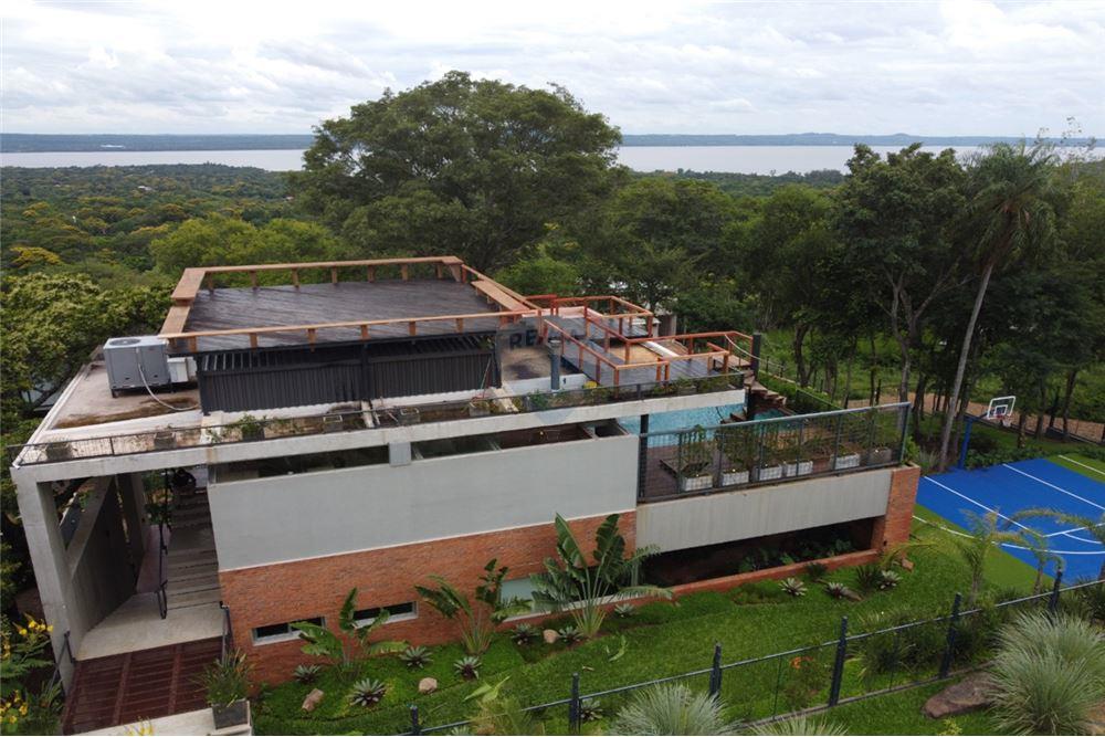 HERMOSA CASA EN LAS COLINAS CON VISTA AL LAGO — foto 2