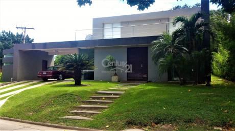 Lujosa Casa En Venta Zona Urubo