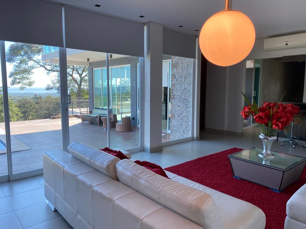 SAN BERNARDINO EN VENTA CASA CON VISTA AL LAGO YPACARAI TOTALMENTE EQUIPADA — foto 3