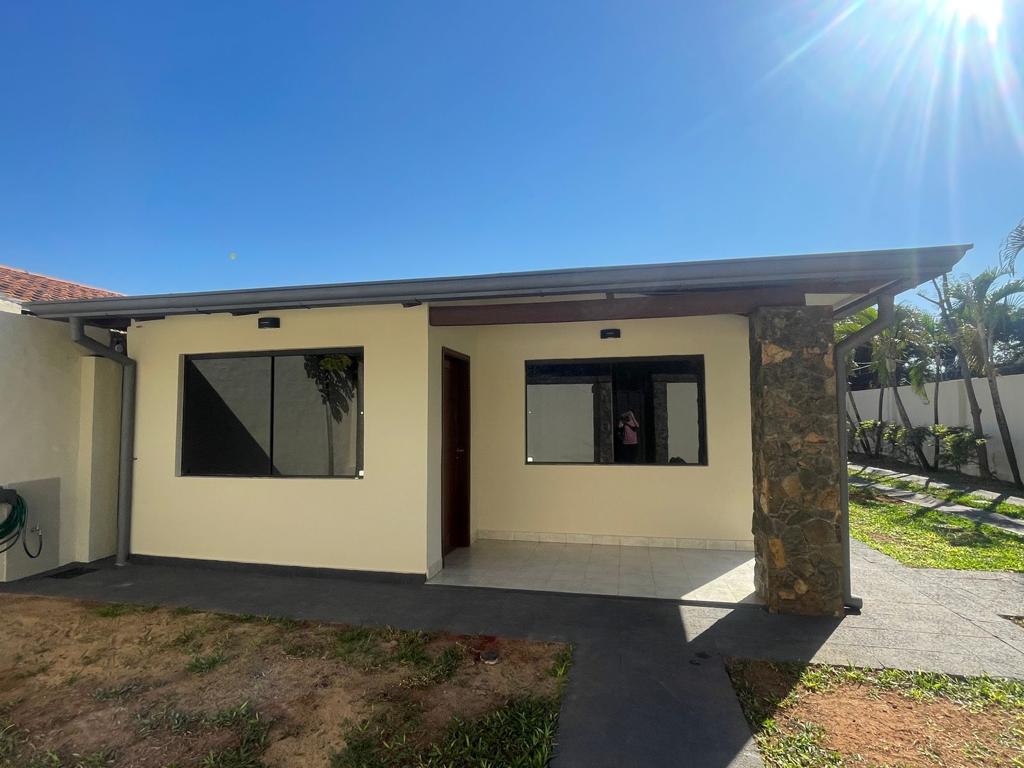 CASA EN ALQUILER ZONA LUQUE — foto 3