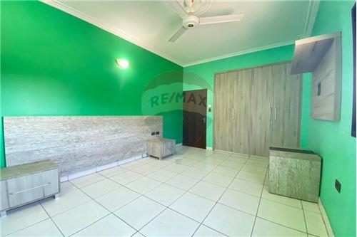 VENDO EDIFICIO EN BARRIO OBRERO — foto 3